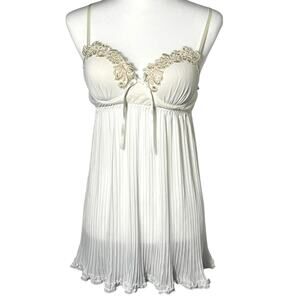 LINEA DONATELLA Small Vintage Ivory White‎ Floral Beaded Pleated Bridal Lingerie